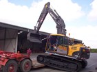 Volvo EC180C rupst de dieplader op